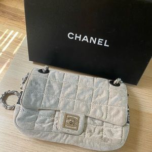 VINTAGE CHANEL 1980s CHAIN SHOULDER PURSE